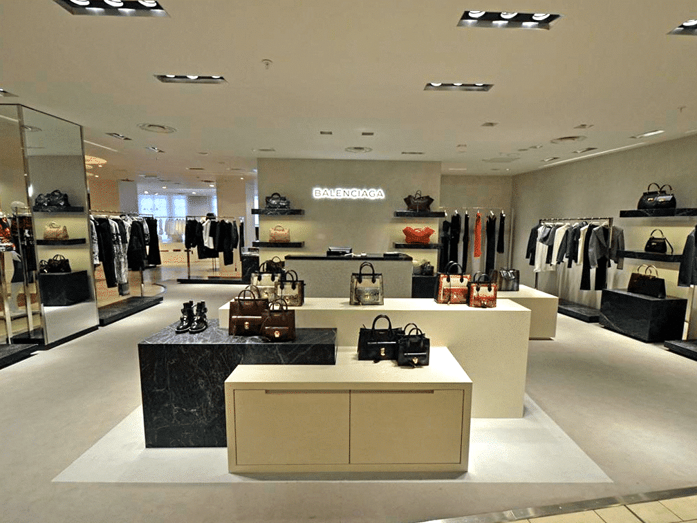 Beautiful fashion store with shop fittings by MOprojects