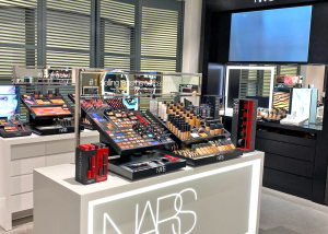 Shop in Shop Einrichtung NARS Douglas Hamburg