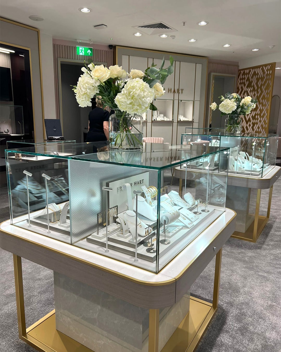 fraser hart luxury jewellry shopfitting with high quality materials