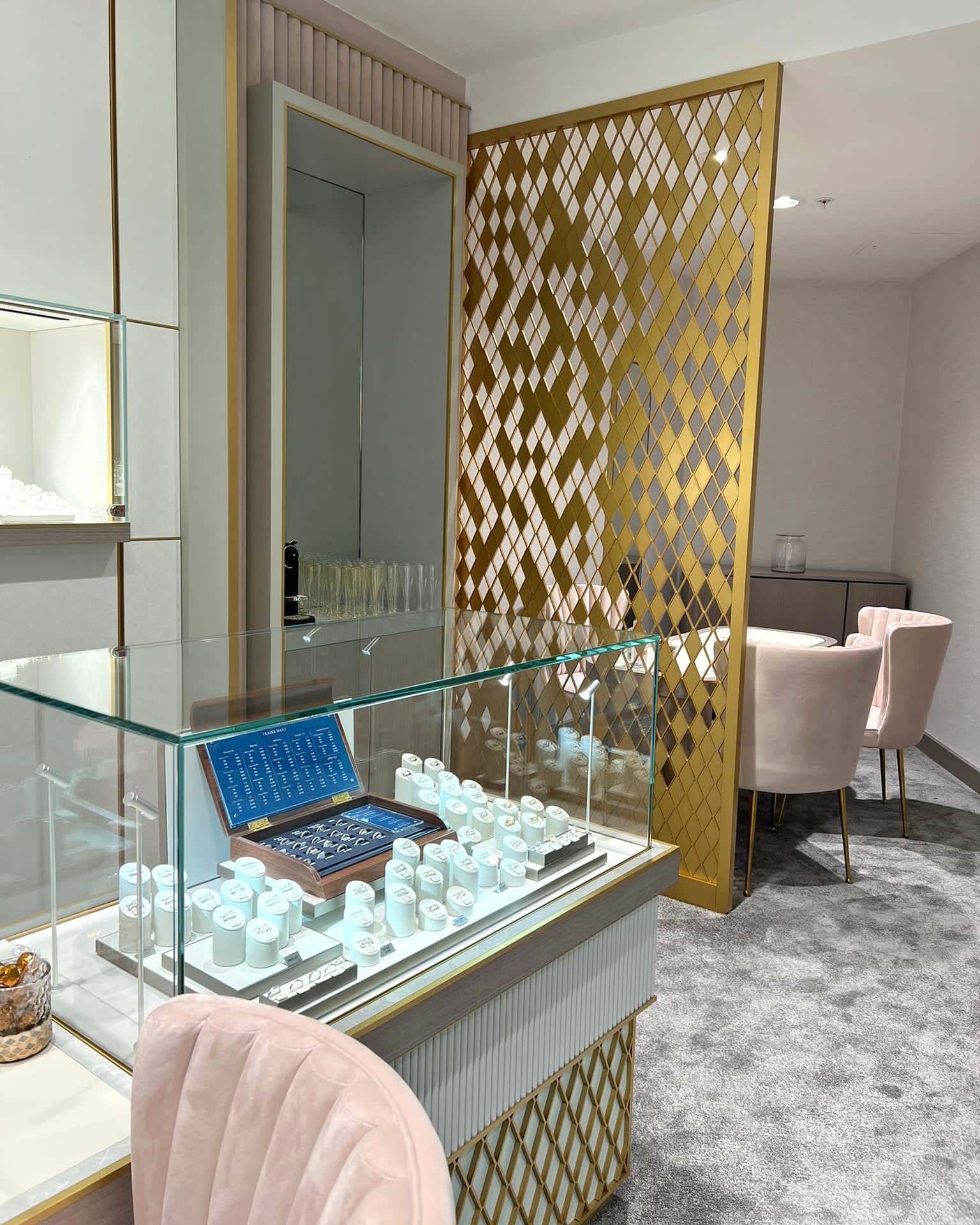 fraser hart luxury jewellry shopfitting room divider with artistic design