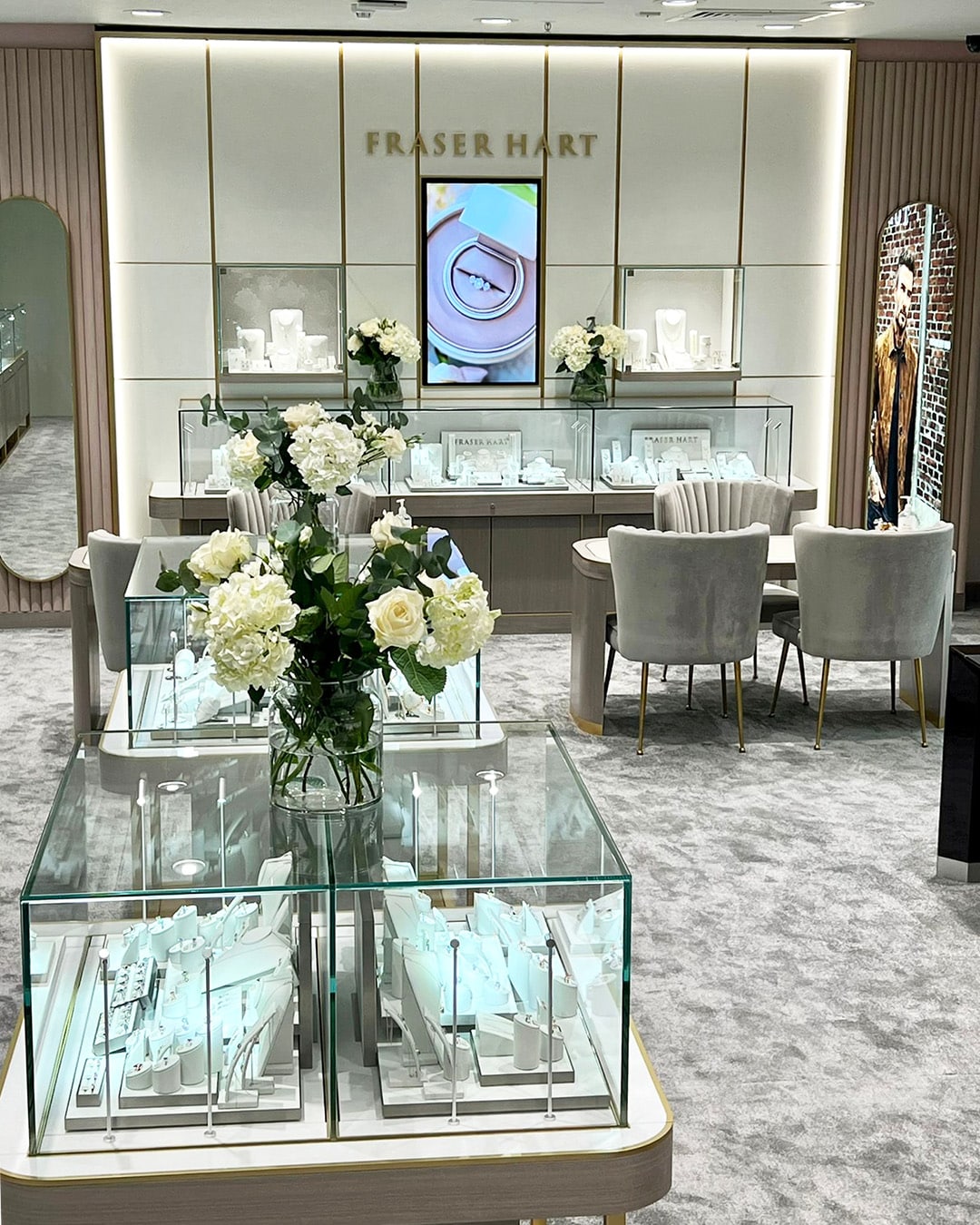 fraser hart luxury jewellry shopfitting high quality interior
