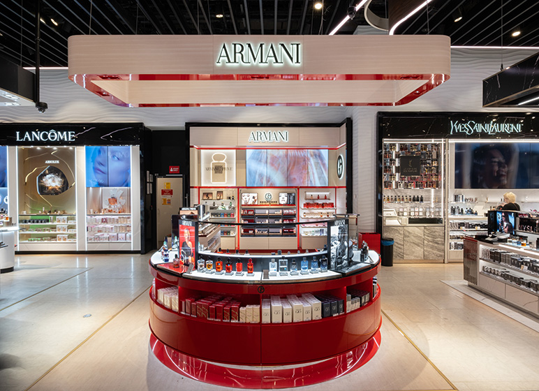 High quality shop furniture for Armani at Istanbul airport