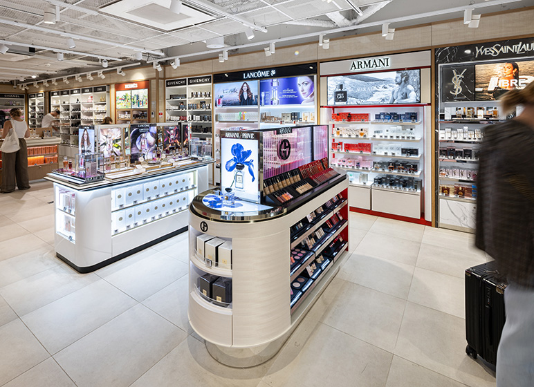 Shopfitting project for Armani at Nizza Airport Terminal 2